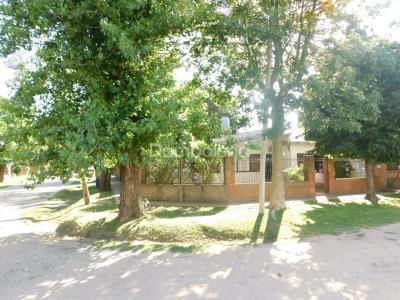 Casa 2 dormitorios en venta en Paso del Rey, Moreno