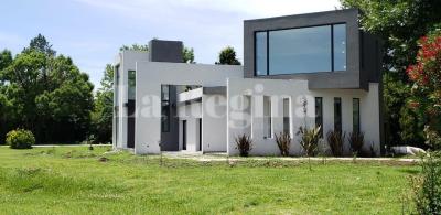 Casa 4 dormitorios en venta en Carmel CC, Pilar
