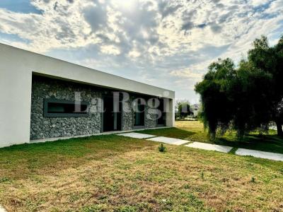 Casa 4 dormitorios en venta en El Canton, Escobar