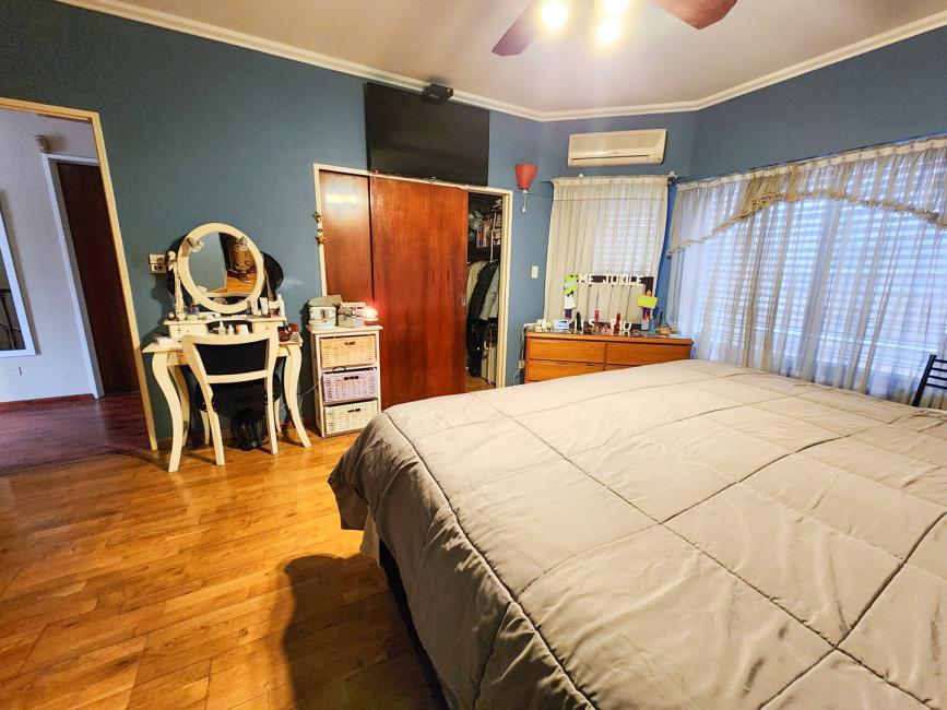 Casa 4 dormitorios en venta en Flores, Ciudad de Buenos Aires