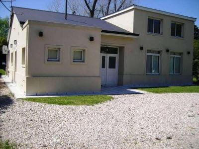 Casa 3 dormitorios en alquiler temporario en Highland Park CC, Pilar