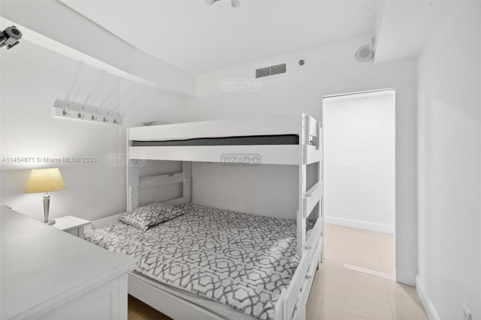 Departamento 1 dormitorios en venta en Hallandale, Miami