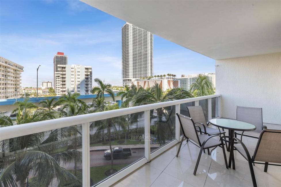 Departamento 1 dormitorios en venta en Hallandale, Miami