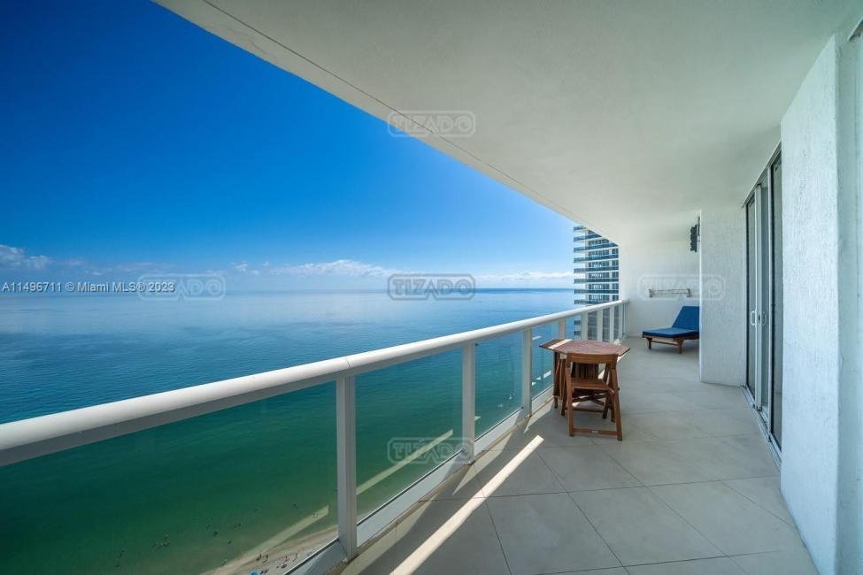 Departamento 3 dormitorios en venta en Hallandale, Miami