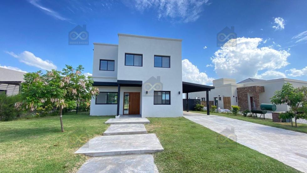 Casa 4 dormitorios en venta en Pilar del Este, Pilar