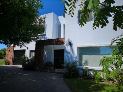 Casa 4 dormitorios en alquiler en El Nacional, General Rodriguez