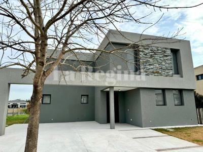 Casa 4 dormitorios en venta en San Matias, Escobar