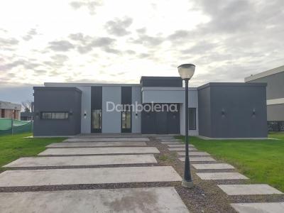 Casa 3 dormitorios en venta en Prados del Oeste, Moreno