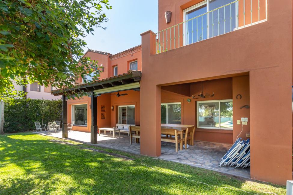 Casa 5 dormitorios en alquiler en Santa Barbara, Tigre
