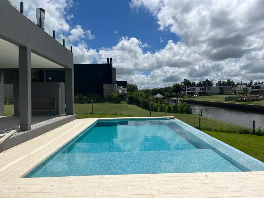 Casa 4 dormitorios en alquiler en Nordelta, Tigre