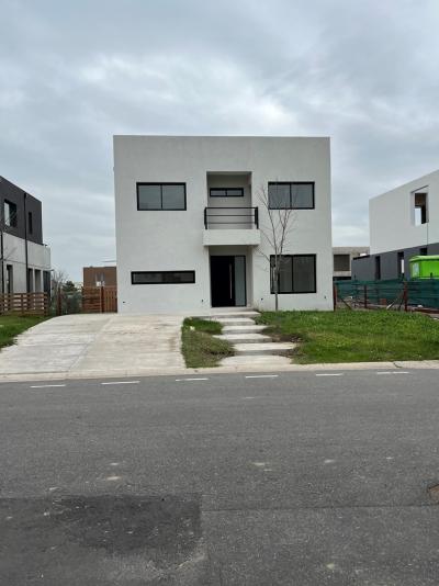 Casa 3 dormitorios en alquiler en Puertos, Escobar