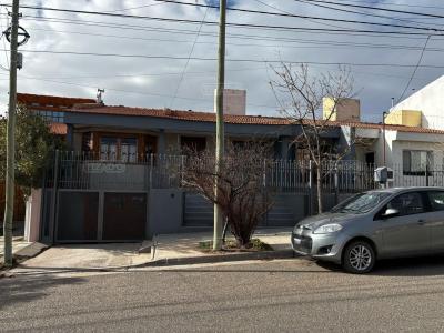 Casa 3 dormitorios en venta en Neuquen Capital, Neuquen