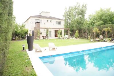Casa 4 dormitorios en alquiler en Villanueva, Tigre