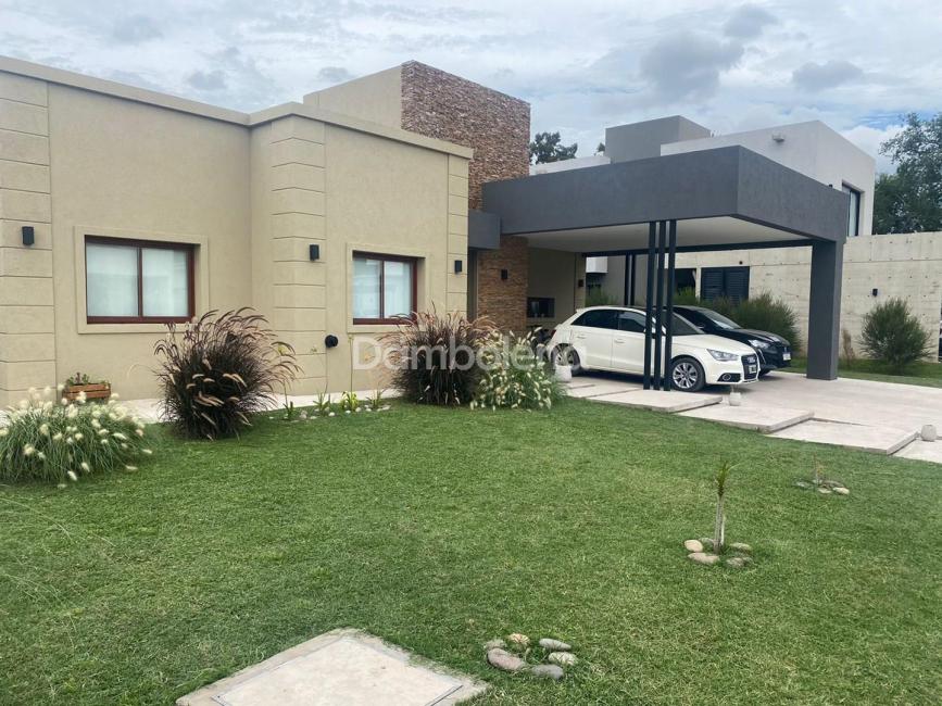Casa 3 dormitorios en venta en Fincas de Alvarez, Moreno