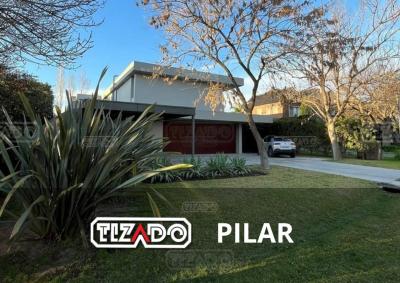 Casa 4 dormitorios en venta en Ayres Del Pilar, Pilar