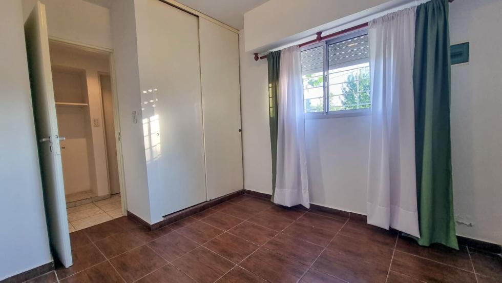 Departamento 1 dormitorios en venta en Jose Melchor Romero, La Plata