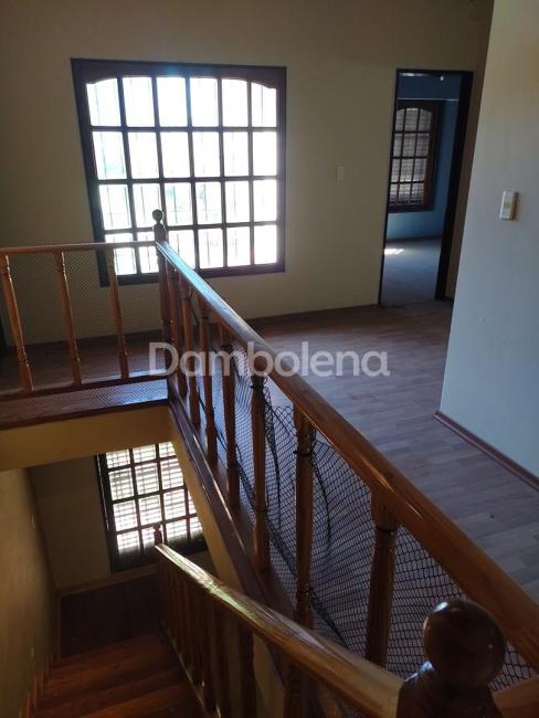 Casa 4 dormitorios en venta en Ituzaingo, Ituzaingo