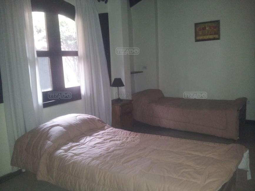 Casa 3 dormitorios en alquiler en Banco Provincia, Moreno