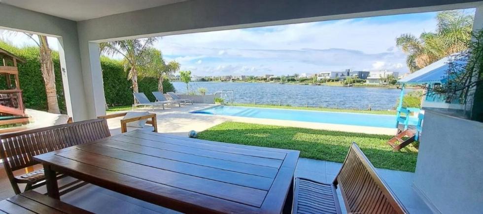 Casa 4 dormitorios en venta en Villanueva, Tigre