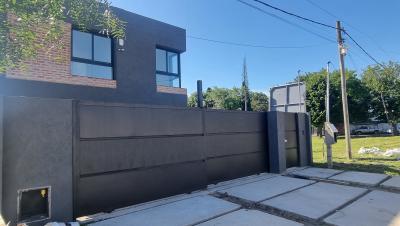 Casa 4 dormitorios en venta en Joaquin Gorina, La Plata