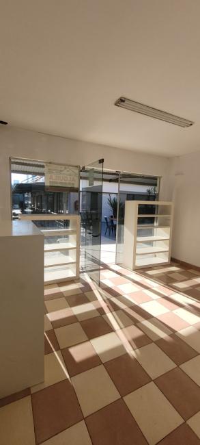 Oficina en alquiler en Pueblo Caamaño, Pilar