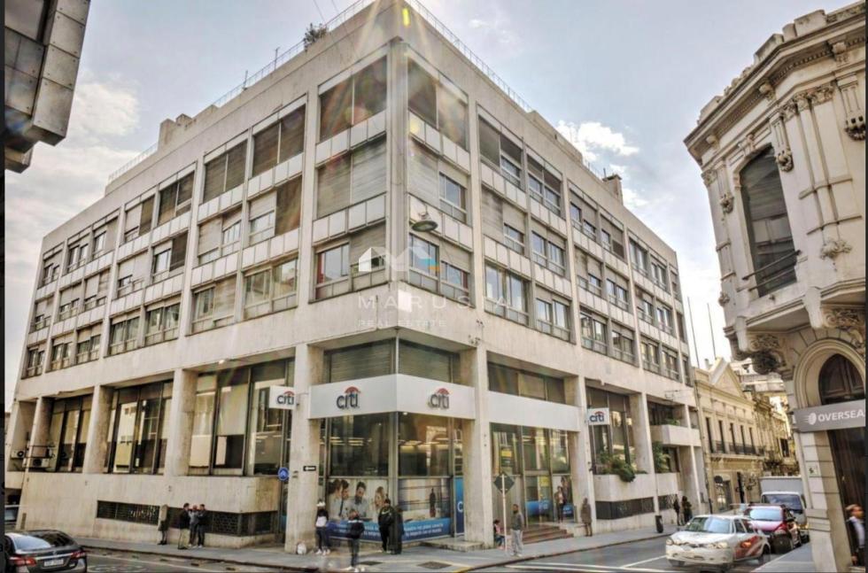 Oficina en venta en Ciudad Vieja, Montevideo