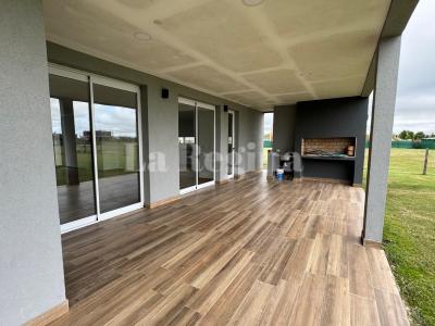 Casa 3 dormitorios en venta en El Naudir, Escobar