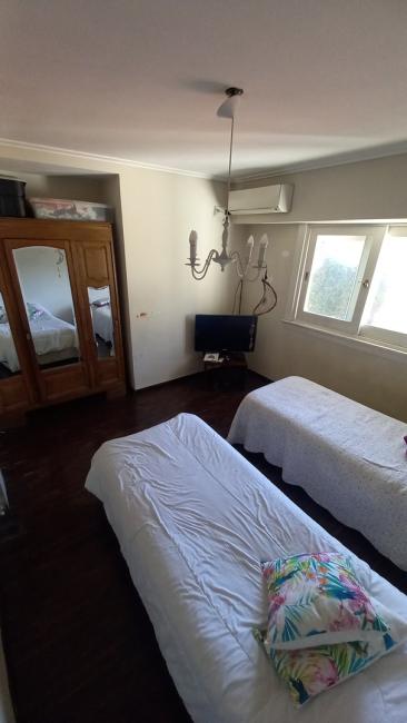 Casa 5 dormitorios en venta en Banfield, Lomas de Zamora