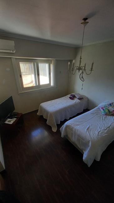 Casa 5 dormitorios en venta en Banfield, Lomas de Zamora