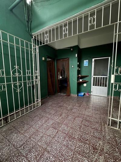 Casa 2 dormitorios en venta en Caseros, Tres de Febrero