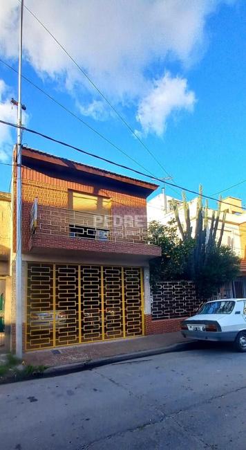 Casa 3 dormitorios en venta en Lanus Oeste, Lanus