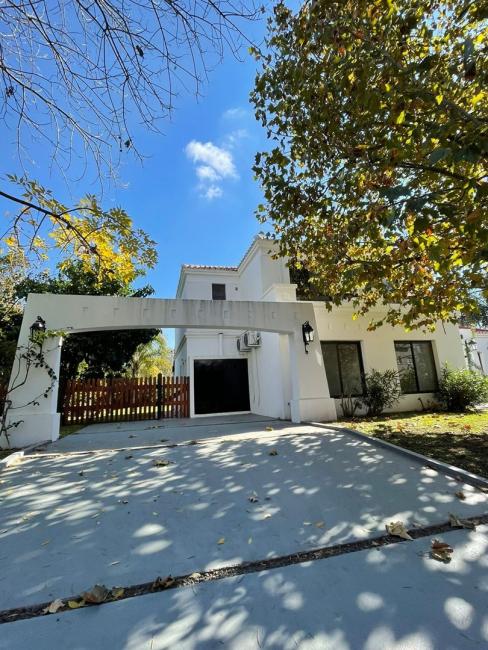 Casa 5 dormitorios en venta en Santa Barbara, Tigre