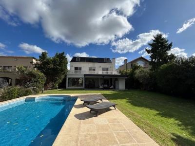 Casa 5 dormitorios en alquiler en Santa Barbara, Tigre