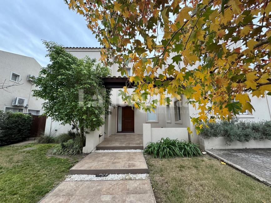 Casa 3 dormitorios en venta en Benavidez, Tigre