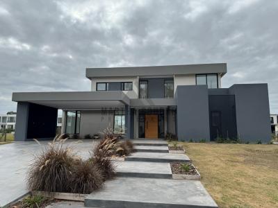 Casa 4 dormitorios en venta en Pilara, Pilar