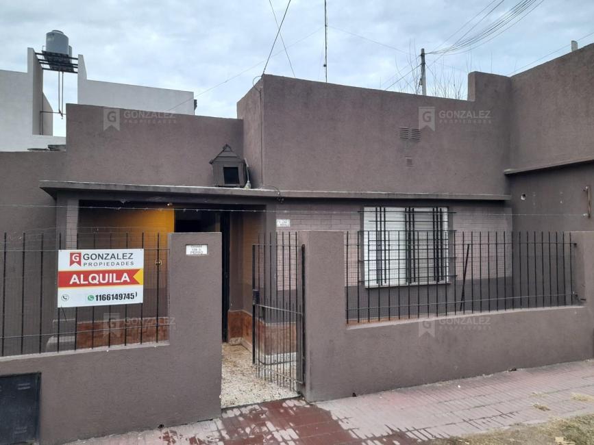 Casa 2 dormitorios en alquiler en Pilar