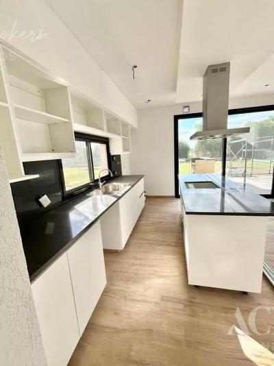 Casa 3 dormitorios en venta en Puertos, Escobar