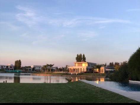 Casa 4 dormitorios en alquiler en Villanueva, Tigre