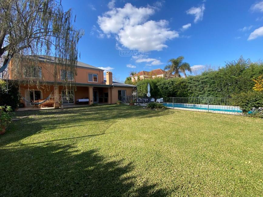 Casa 4 dormitorios en venta en Pilar del Este, Pilar