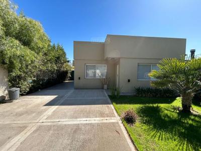 Casa 3 dormitorios en venta en Plottier, Neuquen