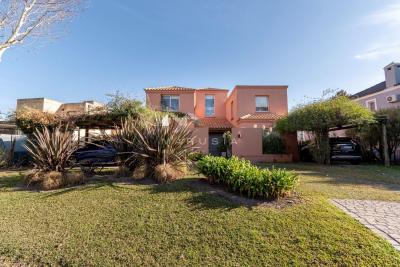 Casa 3 dormitorios en venta en Ayres Del Pilar, Pilar