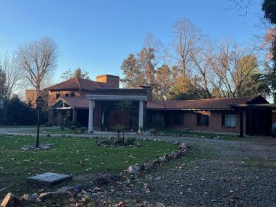Casa 8 dormitorios en venta en Highland Park CC, Pilar