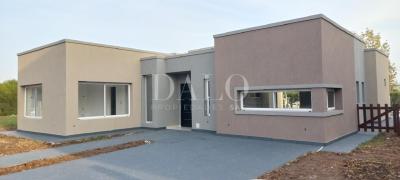Casa 3 dormitorios en venta en Barrancas de Iraola, Berazategui