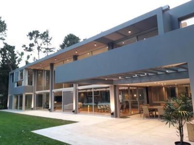 Casa 4 dormitorios en alquiler en Highland Park CC, Pilar