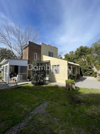 Casa 3 dormitorios en venta en Parque Leloir, Ituzaingo