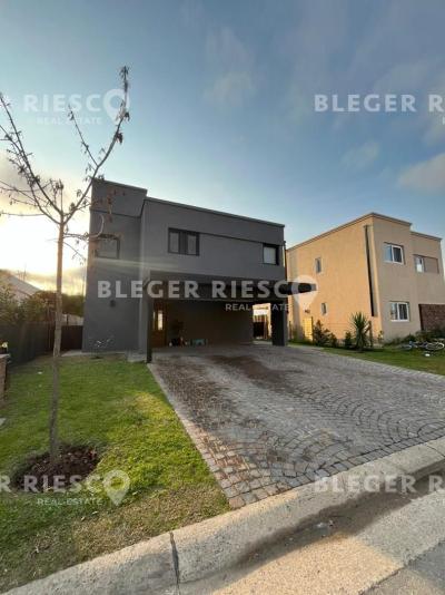 Casa 3 dormitorios en venta en Villanueva, Tigre