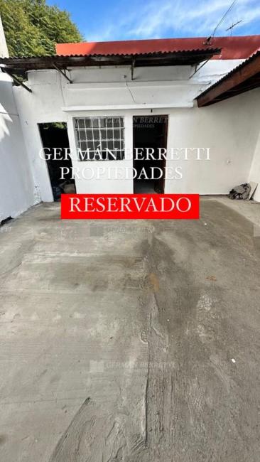 Casa 2 dormitorios en alquiler en Lanus Oeste, Lanus
