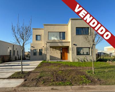 Casa 3 dormitorios en venta en Santo Tomas, Pilar