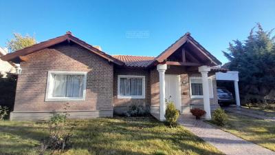 Casa 2 dormitorios en venta en Neuquen Capital, Neuquen