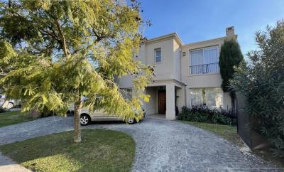 Casa 4 dormitorios en alquiler temporario en Rincon de Milberg, Tigre